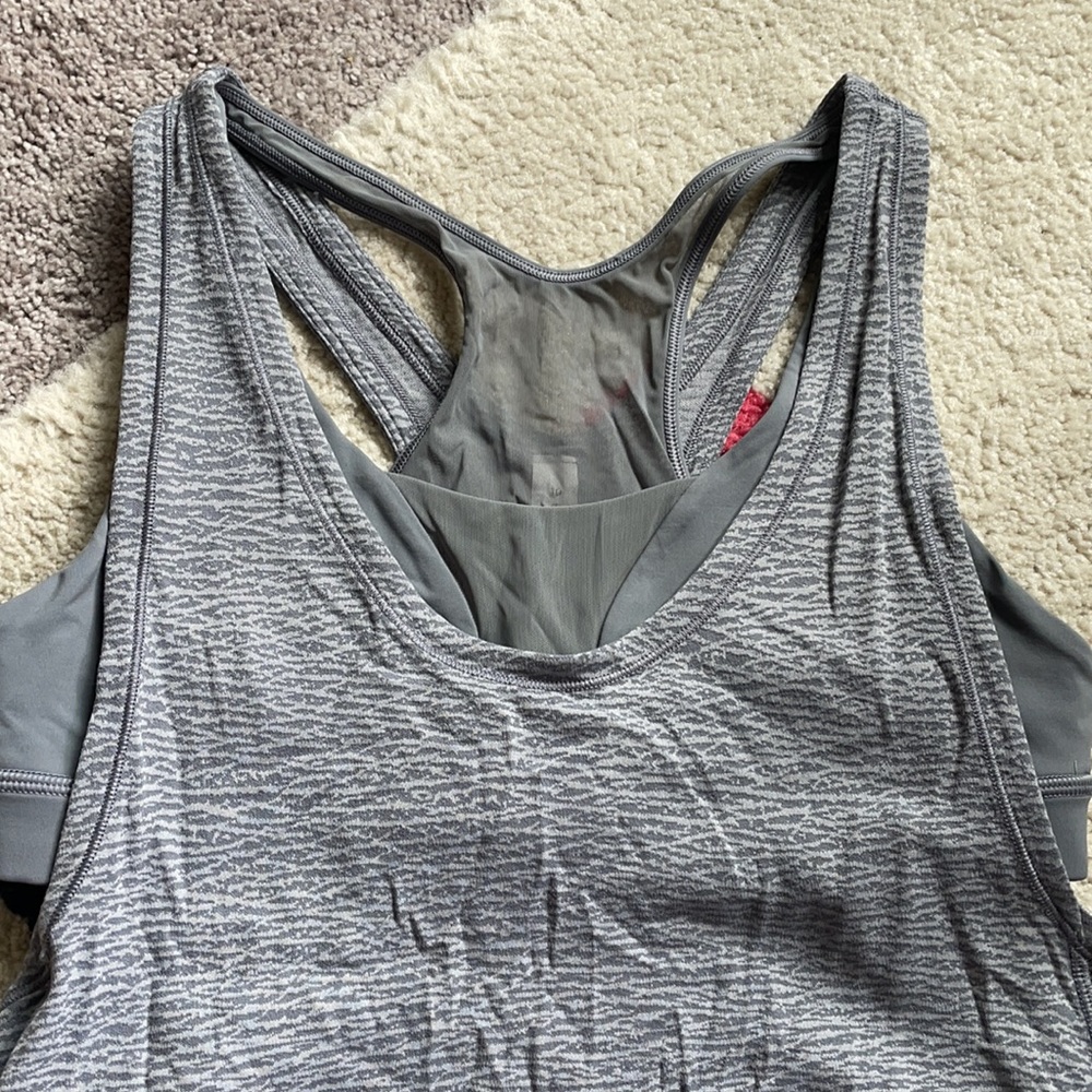Lululemon - Picture 2 of 8